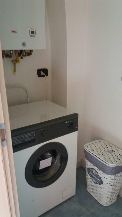 Happy Sunday Apartment Trani Bagian luar foto