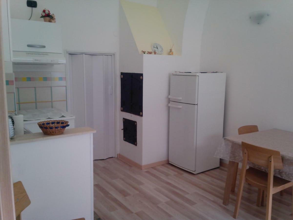 Happy Sunday Apartment Trani Bagian luar foto